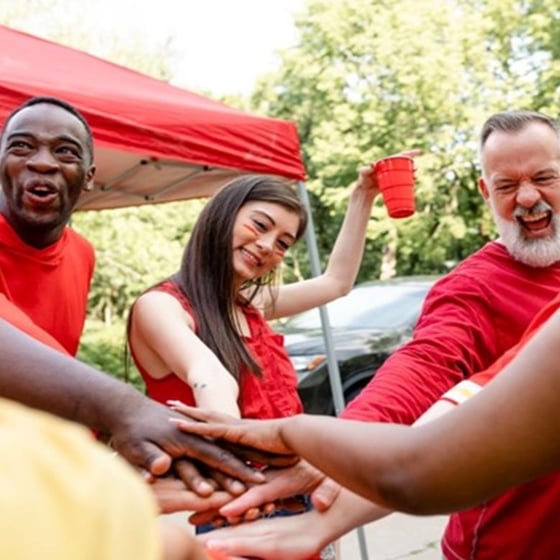 Throwing-an-RV-Tailgate-Party-1